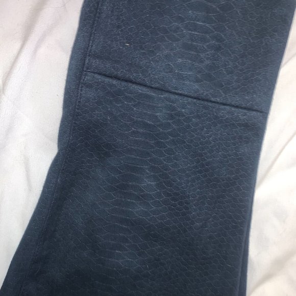 7 For All Mankind The Ankle Skinny Jeans (subtle snake print) - Picture 3 of 3